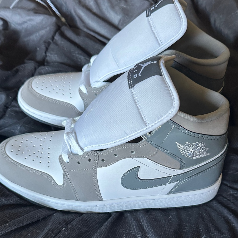 Jordan- Air Jordan 1 - White and Gray - size 10.5 - Brand New